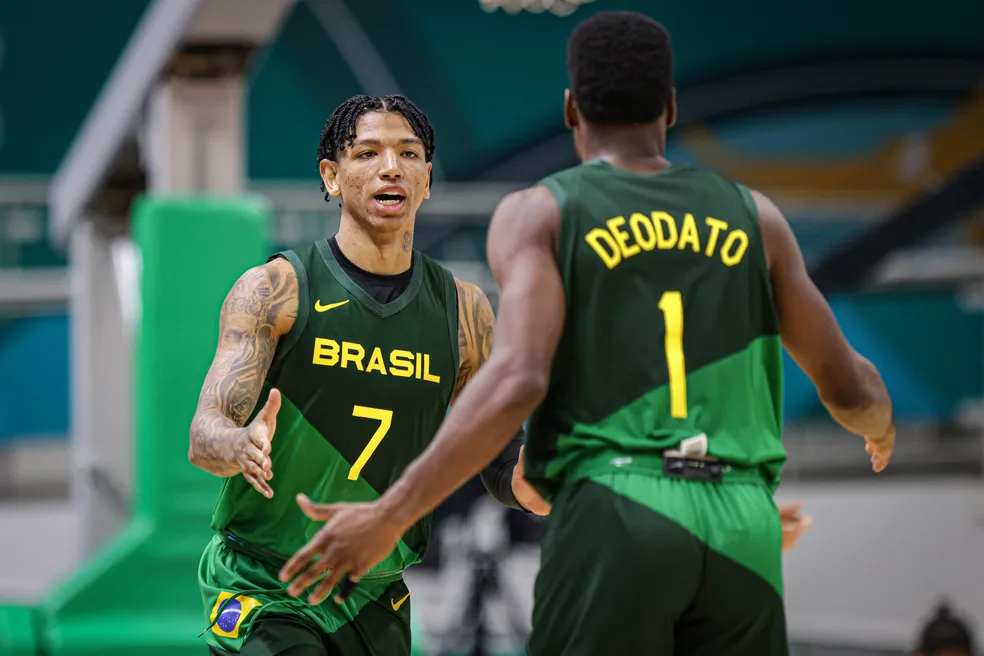 BASQUETE. FOCO EM PARIS. JOGOS OLÍMPICOS. PRÉ-OLÍMPICO. BRASIL. CAMARÕES. MONTENEGRO. RIEGA. LITUÂNIA.