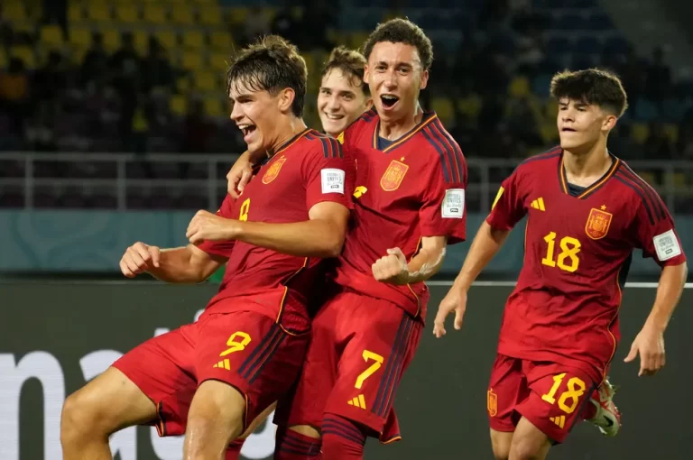 COPA DO MUNDO SUB-17 DE 2023. PRIMEIRA FASE. PRIMEIRA RODADA. GRUPO B. ESPANHA. CANADÁ. MALI. UZBEQUISTÃO. GRUPO A. PANAMÁ. MARROCOS. INDONÉSIA. EQUADOR.
