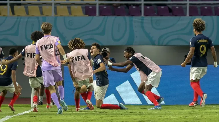 COPA DO MUNDO DE FUTEBOL SUB-17 DE 2023. QUARTAS DE FINAL. PARTIDA ÚNICA. JOGO ÚNICO. FRANÇA. CLASSIFICADA. UZBEQUISTÃO. ELIMINADO. SEMIFINAL. FRANÇA. CONTRA. MALI. PARTIDA ÚNICA. JOGO ÚNICO.