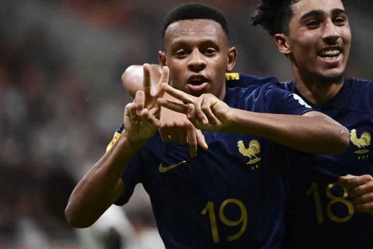 COPA DO MUNDO DE FUTEBOL SUB-17 DE 2023. OITAVAS DE FINAL. JOGO ÚNICO. PARTIDA ÚBICA. FRANÇA. CLASSIFICADA. SENEGAL. ELIMINADA. QUARTAS DE FINAL. FRANÇA. CONTRA UZBEQUISTÃO. PARTIDA ÚNICA. JOGO ÚNICO.