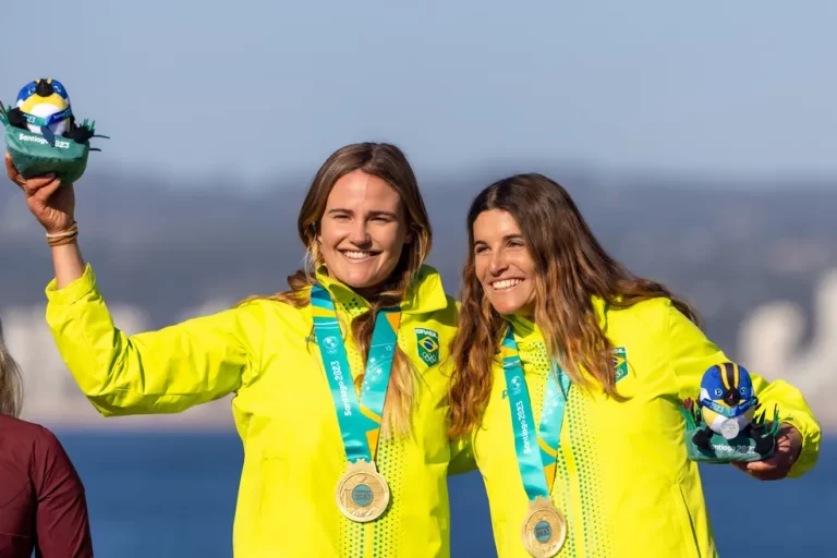MARTINE. KAHENA. OURO. MEDALHA. PAN AMERICANO. 2023. SANTIAGO. CHILE. VELA.