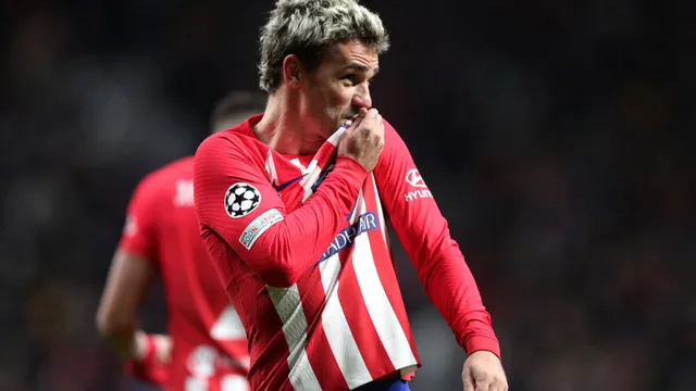LIGA DOS CAMPEÕES DA EUROPA. CHAMPIONS LEAGUE. TEMPORADA 2023.2024. FASE DE GRUPOS. GRUPO E. SEXTA RODADA. ATLÉTICO DE MADRID. ESPANHA. CLASSIFICADO. PRIMEIRO LUGAR. 12 PONTOS. OITAVAS DA LIGA DOS CAMPEÕES. LAZIO. ITÁLIA. SEGUNDO LUGAR. 10 PONTOS. CLASSIFICADO PARA OITAVAS DE FINAL DA LIGA DOS CAMPEÕES DA EUROPA.