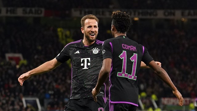 LIGA DOS CAMPEÕES DA EUROPA. TEMPORADA 2023. 2024. CHAMPIONS LEAGUE. FASE DE GRUPOS. GRUPO A. SEXTA RODADA. BAYERN DE MUNIQUE. ALEMANHA. 16 PONTOS. PRIMEIRO LUGAR. CLASSIFICADO PARA OITAVAS DE FINAL. MANCHESTER UNITED. QUARTO LUGAR. 4 PONTOS. ELIMINADO.
