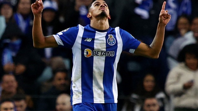 LIGA DOS CAMPEÕES DA EUROPA. CHAMPIONS LEAGUE. TEMPORADA 2023.2024. FASE DE GRUPOS. GRUPO H. SEXTA RODADA. PORTO. PORTUGAL. SEGUNDO LUGAR. 12 PONTOS. 4 VITÓRIAS. PERDEU NO CPNFRONTO DIRETO CONTRA O BARCELONA. ESPANHA. CLASSIFICADO PARA AS OITAVAS DE FINAL.
