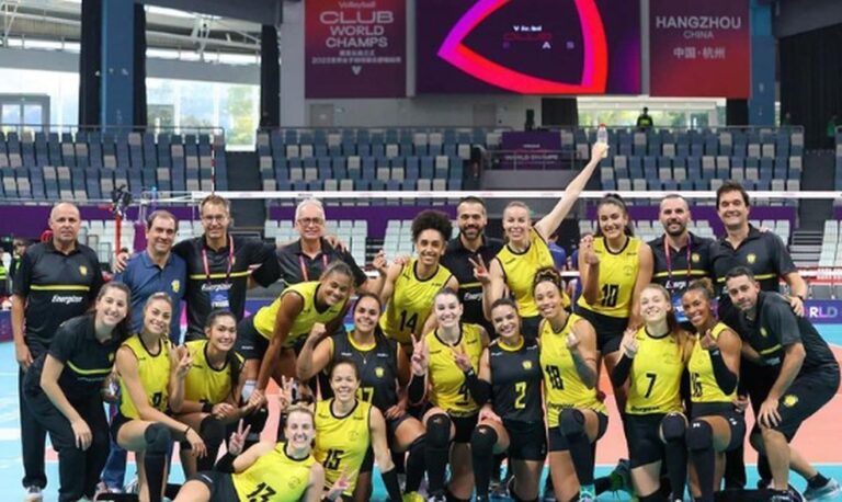 MUNDIAL DE CLUBES DE VÔLEI FEMININO. PRIEMIRA FASE. FASE DE GRUPOS. GRUPO B. PRIMEIRA RODADA. PRAIA CLUBE-MG. BRASIL. SPORT CENTER 1. VIETNÃ.