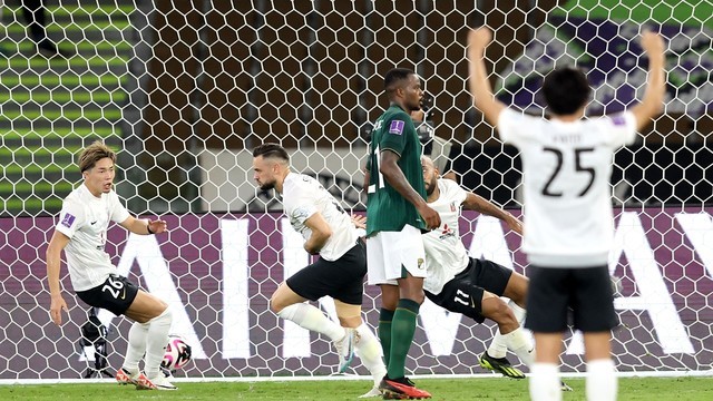 MUNDIAL DE CLUBES DA FIFA DE 2023. SEDE ARABIA SAUDITA. JOGO ÚNICO. PARTIDA ÚNICA. QUARTAS DE FINAL. URAWA RED DIAMONDS. JAPÃO. CLASSIFICADO. LEÓN. MÉXICO. ELIMINADO. SEMIFINAL. JOGO ÚNICO. PARTIDA ÚNICA. URAWA RED DIAMONDS. JAPÃO. CONTRA. MANCHESTER CITY. INGLATERRA.