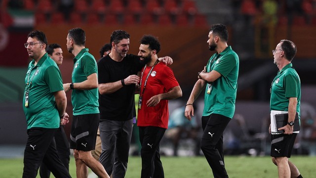 COPA AFRICANA DE NAÇÕES DE 2024. PRIMEIRA FASE. TERCEIRA RODADA. GRUPO B. CABO VERDE. 7 PONTOS. CLASSIFICADO. PRIMEIRO LUGAR. EGITO. SEGUNDO LUGAR. 3 PONTOS. CLASSIFICADO. GANA. 2 PONTOS. TERCEIRO LUGAR. ELIMINADO. 0 VITÓRIA. -1 GOL DE SALDO. MOÇAMBIQUE. MOÇAMBIQUE. 2 PONTOS. QUARTO LUGAR. ELIMINADO. 0 VITÓRIA. -3 GOLS DE SALDO.
