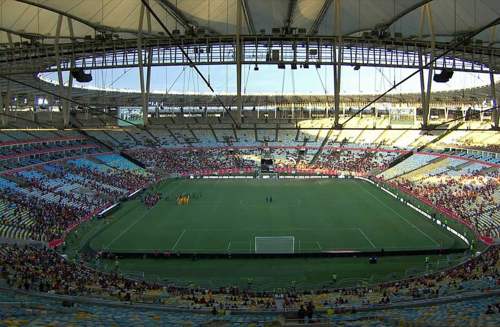SUPERCOPA DE 2024. FINAL. PALMEIRAS-SP. CAMPEÃO DO CAMPEONATO BRASILEIRO DE 2023. SÃO PAULO-SP. CAMPEÃO DA COPA DO BRASIL DE 2023.