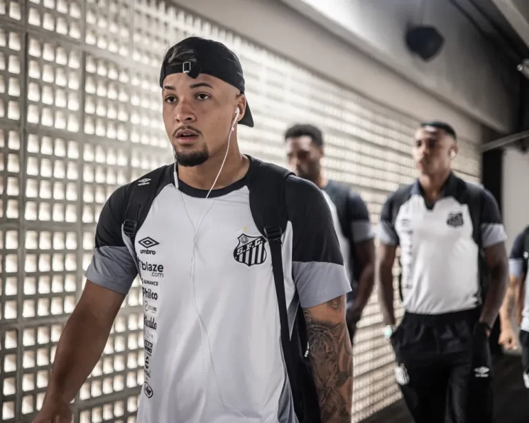 MARCOS LEONARDO. SANTOS FUTEBOL CLUBE-SP. BRASIL. BENFICA. PORTUGAL.