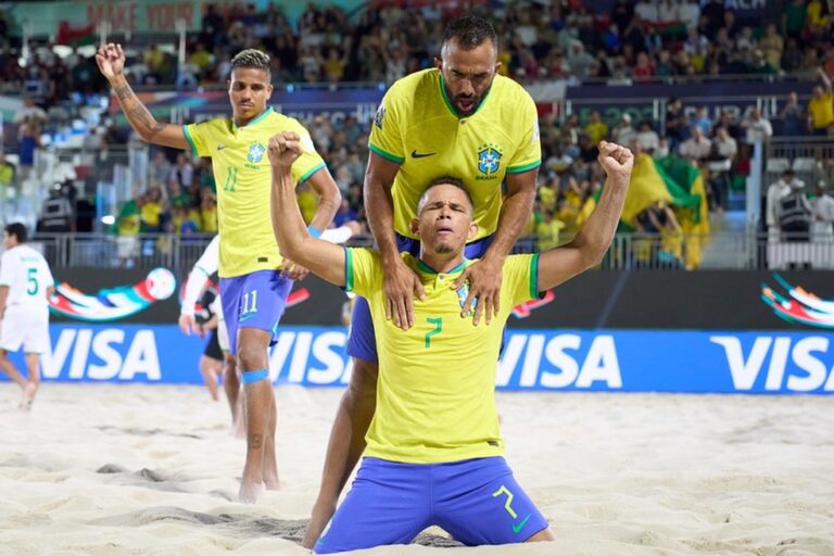 COPA DO MUNDO DE BEACH SOCCER. FUTEBOL DE AREIA. 2024. PRIMEIRA FASE. PRIMEIRA RODADA. BRASIL. OMÃ. MÉXICO. PORTUGAL