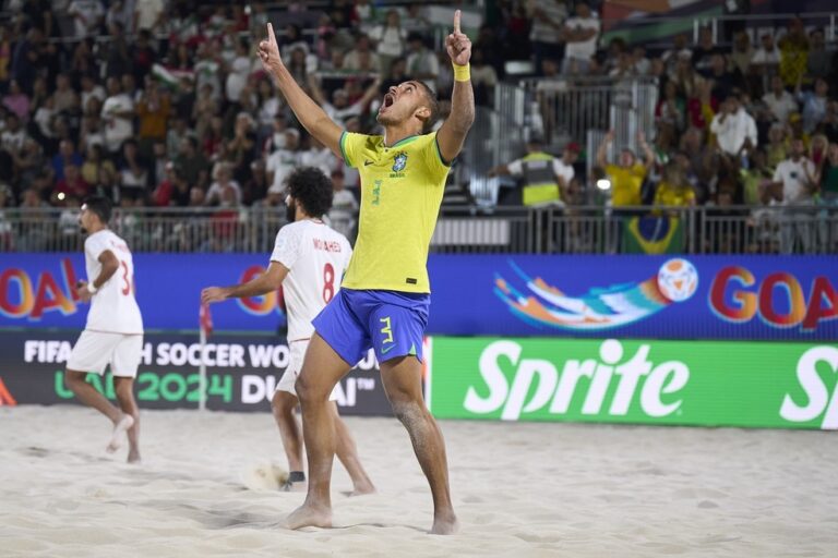 COPA DO MUNDO DE BEACH SOCCER DE 2024. EMIRADOS ÁRABES UNIDOS. SEMIFINAL. JOGO ÚNICO. PARTIDA ÚNICA. BRASIL. CLASSIFICADO. IRÃ. ELIMINADO. DECISÃO DO TERCEIRO LUGAR. QUARTO LUGAR. IÃ. CONTRA. BELARUS. JOGO ÚNICO. PARTIDA ÚNICA. FINAL. JOGO ÚNICO. PARTIDA ÚNICA.BRASIL. CONTRA. ITÁLIA.