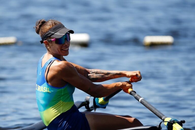 BEATRIZ TAVARES. LUCAS VERTHEIN. VAGA NO REMO. JOGOS OLÍMPICOS DE PARIS. FRANÇA.
