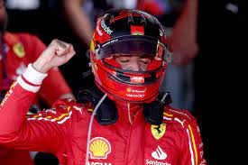 FÓRMULA 1. GRANDE PRÊMIO DA AUSTRÁLIA. MELBOURNE. CIRCUITO ALBERT PARK. TERCEIRA ETAPA. CARLOS SAINZ. ESPANHA. PRIMEIRO LUGAR. FERRARI. ITÁLIA. CHARLES LECLERC. SEGUNDO LUGAR. FERRARI. ITÁLIA. MÔNACO. FRANÇA. LANDO NORIS. INGLATERRA. MCLAREN.