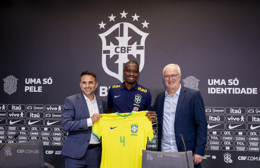 JUAN. SELEÇÃO BRASILEIRA. CBF. CONFEDERAÇÃO BRASILEIRA DE FUTEBOL.