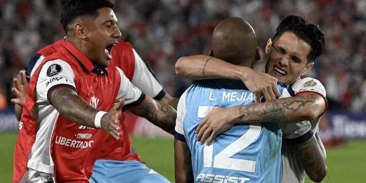 TAÇA LIBERTADORES DA AMÉRICA DE 2024. TERCEIRA FASE. JOGO DE VOLTA. SEGUNDA PARTIDA. NACIONAL. URUGUAI. CLASSIFICADO PARA A FASE DE GRUPOS. ALWAYS READY. BOLÍVIA. ELIMINADO.