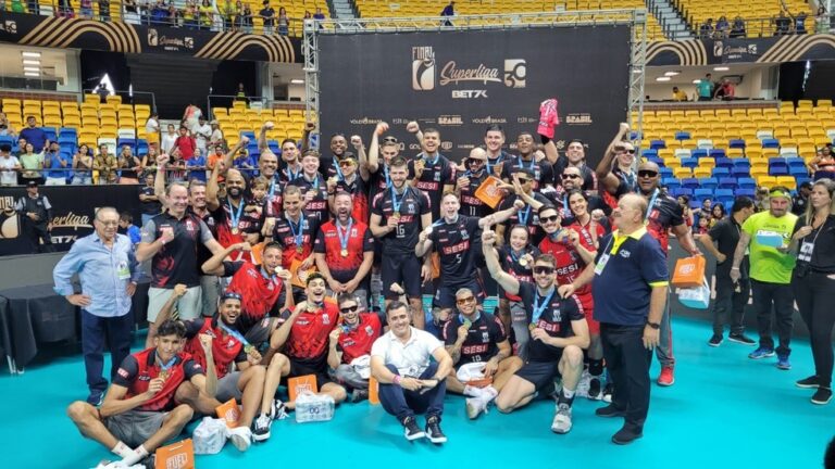 SUPERLGA MASCULINA DE VÔLEI. TEMPORADA 2023/2024. BICAMPEÃO. 2010/2011. 2023/2024. CAMPINAS-SP. VICE-CAMPEÃO.