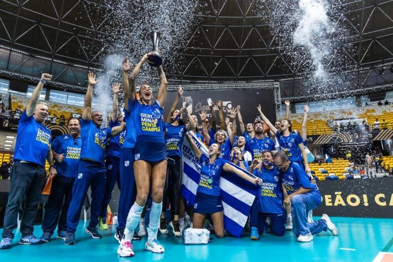 SUPERLIGA DE VÔLEI FEMININO. TEMPORADA 2023. 2024. MINAS. CAMPEÃO. PENTACAMPEÃO. 2001/2002. 2018/2019. 2020/2021. 2021/2022. 2023/2024. PRAIA CLUBE-MG. VICE-CAMPEÃO.
