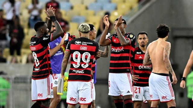 TAÇA LIBERTADORES DA AMÉRICA DE 2024. FASE DE GRUPOS. GRUPO E. SEXTA RODADA. BOLÍVAR. BOLÍVIA. PRIMEIRO LUGAR. 13 PONTOS. CLASSIFICADO PARA AS OITAVAS DE FINAL. FLAMENGO-RJ. BRASIL. SEGUNDO LUGAR. 10 PONTOS. CLASSIFICADO PARA AS OITAVAS DE FINAL. PALESTINO. CHILE. TERCEIRO LUGAR. 7 PONTOS. CLASSIFICADO PARA OS PLAYOFFS DA COPA SUL-AMERICANA. MILLONARIOS. COLÔMBIA. 3 PONTOS. ELIMINADO.