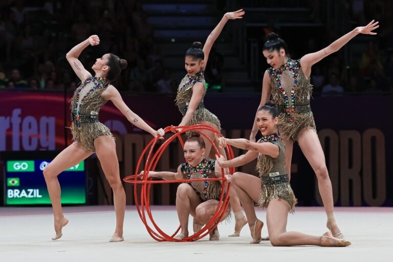 CONFEDERAÇÃO BRASILEIRA DE GINÁSTICA. CBG. BRASIL. MEDALHA DE OURO. MEDALHA DE PRATA.