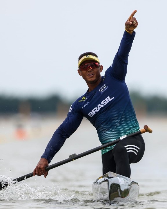 ISAQUIAS QUEIRÓZ. MEDALHA DE OURO. CANOAGEM. HUNGRIA.