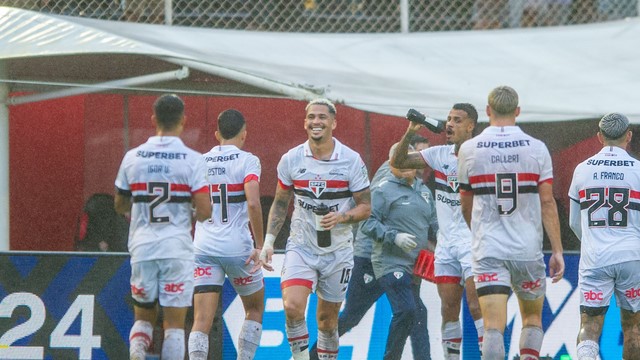 CAMPEONATO BRASILEIRO DA SÉRIE A DE 2024. PRMEIRA FASE. QUINTA RODADA. VITÓRIA-BA. SÃO PAULO-SP.