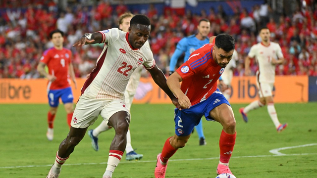 COPA AMÉRICA DE 2024. PRIMEIRA FASE. TERCEIRA RODADA. ARGENTINA. PERU. MIAMI. ESTADOS UNIDOS. CLASSIFICAÇÃO FINAL DO GRUPO A. ARGENTINA. PRIMEIRO LUGAR. 9 PONTOS. CLASSIFICADA. CANADÁ. SEGUNDO LUGAR. CLASSIFICADA. 4 PONTOS. CHILE. TERCEIRO LUGAR. ELIMINADO. 2 PONTOS. PERU. QUARTO LUGAR. ELIMINADO. 1 PONTO.