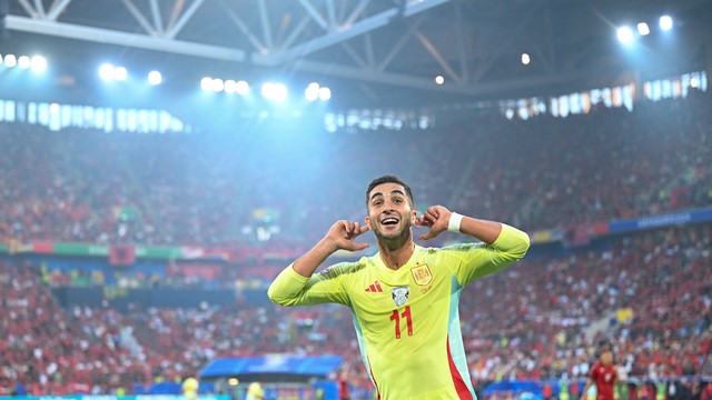 EUROCOPA DE 2024. PRIMEIRA FASE. TERCEIRA RODADA. ALBÂNIA. ESPANHA. DÜSSELDPRF. CIDADE DA ALEMANHA. ESPANHA. PRIMEIRO LUGAR. 9 PONTOS. CLASSIFICADA. ITÁLIA. SEGUNDO LUGAR. 4 PONTOS. CLASSIFICADA. CROÁCIA. TERCEIRO LUGAR. 2 PONTOS. CHANCES REMOTAS DE CLASSIFICAÇÃO. ALBÂNIA. QUARTO LUGAR. 1 PONTO. ELIMINADO.