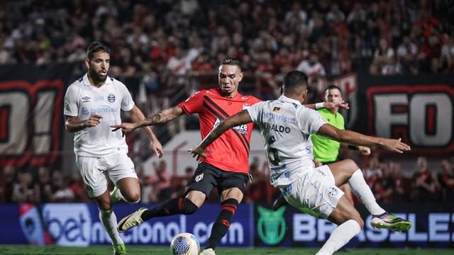 CAMPEONATO BRASILEIRO DA SÉRIE A DE 2024. PRIEMIRA FASE. DÉCIMA SEGUNDA RODADA. ATLÉTICO-GO. GRÊMIO-RS.