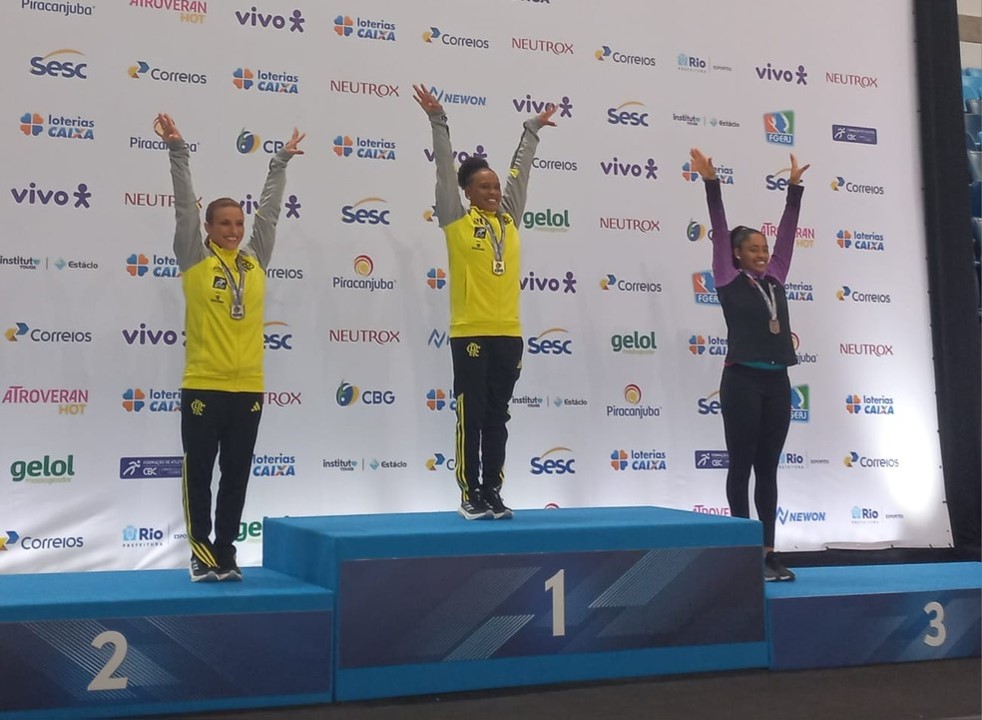 OURO PARA REBECA ANDRADE.