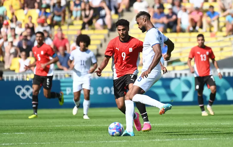 JOGOS OLÍMPICOS DE 2024. FUTEBOL MASCULINO. PRIMEIRA FASE. PRIMEIRA RODADA. GRUPO C. EGITO. REPÚBLICA DOMINICANA.