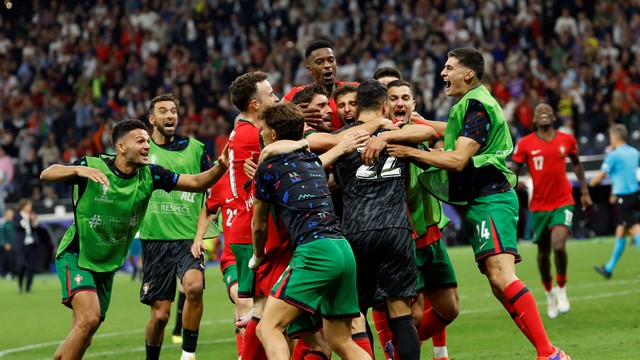 EUROCOPA DE 2024. OITAVAS DE FINAL. JOGO ÚNICO. PARTIDA ÚNICA. PORTUGAL. CLASSIIFCADO. ESLOVÊNIA. ELIMINADA. ARENA FRANKFURT. CIDADE DA ALEMANHA. QUARTAS DE FINAL. JOGO ÚNICO. PARTIDA ÚNICA. PORTUGAL. CONTRA. FRANÇA. SEXTA-FEIRA. 5 DE JULHO DE 2024. VOLKSPARK. HAMBURGO.