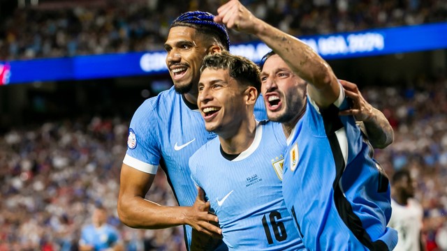 COPA AMÉRICA DE 2024. PRIMEIRA FASE. TERCEIRA RODADA. GRUPO C. KANSAS CITY. MISSOURI. CIDADE DOS ESTADOS UNIDOS. URUGUAI. CLASSIFICADO. ESTADOS UNIDOS. ELIMINADO. CLASSIFICAÇÃO FINAL DO GRUPO C. URUGUAI. PRIMEIRO COLOCADO. 9 PONTOS. CLASSIFICADO. PANAMÁ. SEGUNDO COLOCADO. 6 PONTOS. CLASSIFICADO.ESTADOS UNIDOS. TERCEIRO COLOCADO. 3 PONTOS. ELIMINADO. BOLÍVIA. QUARTO COLOCADO. 0 PONTO. ELIMINADO. QUARTAS DE FINAL. JOGO ÚNICO. PARTIDA ÚNICA. SÁBADO. 6 DE JULHO DE 2024. URGUAI. CONTRA. O SEGUNDO COLOCADO DO GRUPO D. 22 HORAS. HORÁRIO DE BRASÍLIA. LAS VEGAS. CIDADE DOS ESTADOS UNIDOS. PANAMÁ. CONTRA. O PRIMEIRO COLOCADO DO GRUPO D. 19 HORAS. HORÁRIO DE BRASÍLIA.GLENDALE.