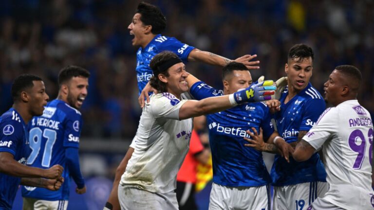 COPA SUL-AMERICANA DE 2024. OITAVAS DE FINAL. JOGO DE VOLTA. SEGUNDA PARTIDA. CRUZEIRO-MG. BRASIL. CLASSIFICADO. BOCA JUNIORS. ARGENTINA. ELIMINADO. QUARTAS DE FINAL. JOGO DE IDA. JOGO DE VOLTA. PRIMEIRA PARTIDA. SEGUNDA PARTIDA. CRUZEIRO-MG. BRASIL. LIBERTAD. PARAGUAI.