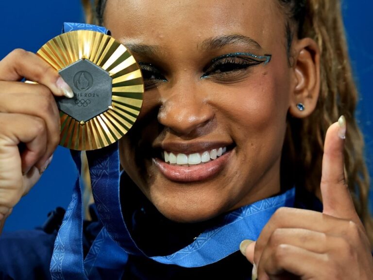 REBECA ANDRADE. GINÁSTICA ARTÍSTICA DE SOLO. MEDALHA DE OURO. JOGOS OLÍMPICOS. PARIS. 2024.