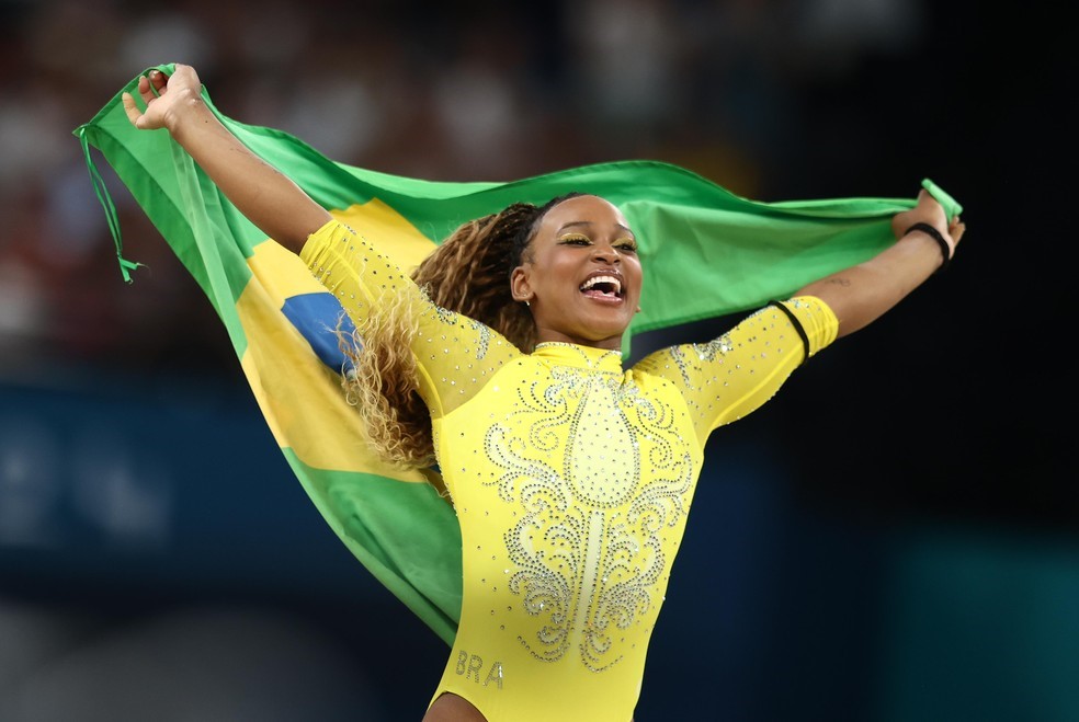 REBECA ANDRADE. JOGOS OLÍMPICOS. PARIS. FRANÇA. MEDALHA DE PRATA.