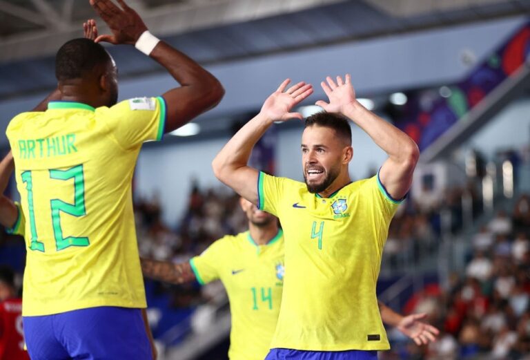 COPA DO MUNDO DE FUTSAL. SEDE UZBEQUISTÃO. PRIMEIRA FASE. GRUPO B. PRIMEIRA RODADA. BRASIL. CUBA.