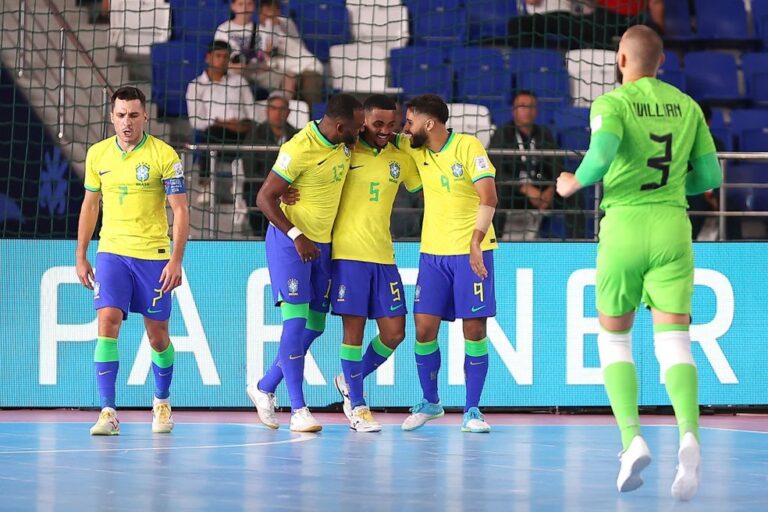 COPA DO MUNDO DE FUTSAL DE 2024. SEDE UZBEQUISTÃO. OITAVAS DE FINAL. JOGO ÚNICO. PARTIDA ÚNICA. BRASIL. CLASSIFICADO. COSTA RICA. ELIMINADA. QUARTAS DE FINAL. JOGO ÚNICO. PARTIDA ÚNICA. BRASIL. CONTRA. IRÃ.OU. MARROCOS.