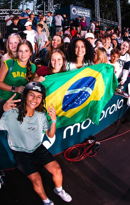 RAYSSA LEAL. CAMPEÃ. MEDALHA DE OURO. ROMA. ITÁLIA. MUNDIAL DE SKATE STREET.