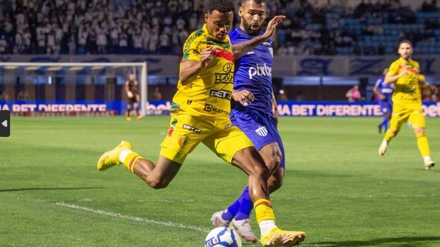 CAMPEONATO BRASILEIRO DA SÉRIE B DE 2024. PRIMEIRA FASE. TRIGÉSIMA RODADA. AVAÍ-SC. BRUSQUE-SC.