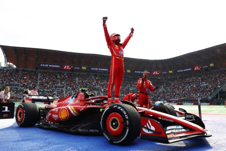 FÓRMULA 1. CARLOS SAINZ. FERRARI. VITÓRIA. GRANDE PRÊMIO DO MÉXICO.
