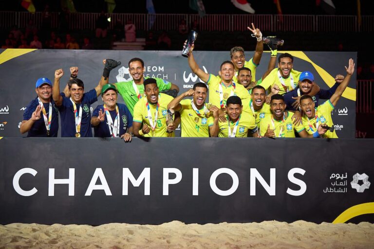 NEOM BEACH SOCCER. SEDE ARÁBA SAUDITA. FINAL. FUTEBOL DE AREIA MASCULINO. JOGO ÚNICO. PARTIDA ÚNICA. BRASIL. CAMPEÃO. TRICAMPEÃO. 2022.2023.2024. EMIRADOS PARABES UNDIOS. VICE-CMAPEÃO. FINAL. FUTEBOL DE AREIA FEMININO. JOGO ÚNICO. PARTIDA ÚNICA. ESPANHA. CAMPEÃ. BRASIL. VICE-CAMPEÃO.