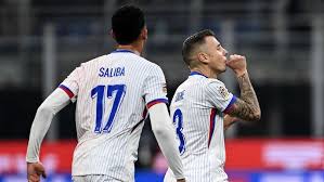 LIGA DAS NAÇÕES DE 2024/2025. PRIMEIRA FASE. SEXTA RODADA. GRUPO 2. FRANÇA. PRIMEIRO COLOCADO. CLASSIFICADO. ITÁLIA. SEGUNDA COLOCADA. CLASSIFICADA. UEFA. UNIÃO DAS ASSOCIAÇÕES EUROPEIAS DE FUTEBOL.