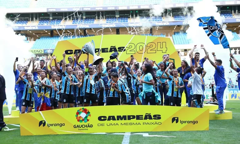 CAMPEONATO GAÚCHO DE FUTEBOL FEMININO DE 2024. FINAL. JOGO DE VOLTA. SEGUNDA PARTIDA. SEGUNDO JOGO. GRÊMIO-RS. CAMPEÃO. PENTACAMPEÃO. 2000. 2001. 2018. 2022. 2024. INTERNACIONAL-RS. VICE-CAMPEÃO.