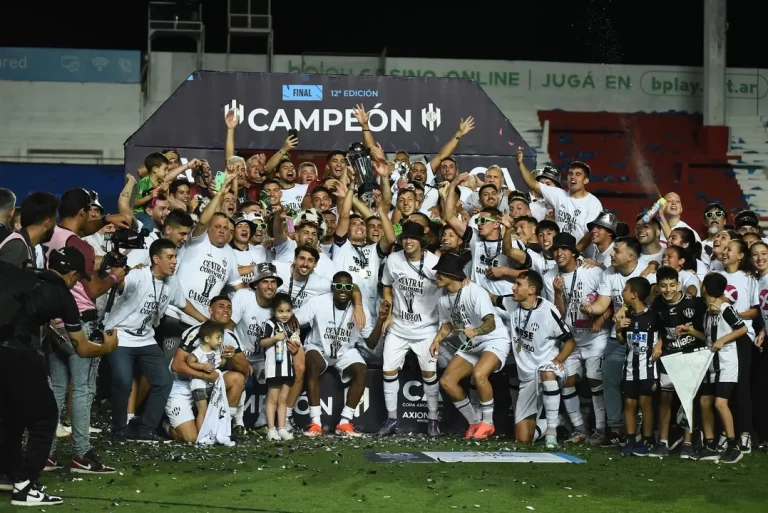 COPA DA ARGENTINA DE 2024. FINAL. JOGO ÚNICO. PARTIDA ÚNICA. CENTRAL CÓRDOBA. ARGENTINA. CAMPEÃO. PRIMEIRA VEZ. 2024. VÉLEZ SARSFIELD. AREGENTINA.