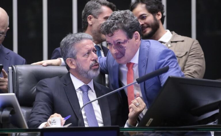 IMPOSTO. SAF. SOCIEDADE ANÔMIMA DO FUTEBOL. LIBRA. LIGA DO FUTEBOL DO BRASIL. LFU. LIGA FORTE UNIÃO DO FUTEBOL BRASILEIRO.