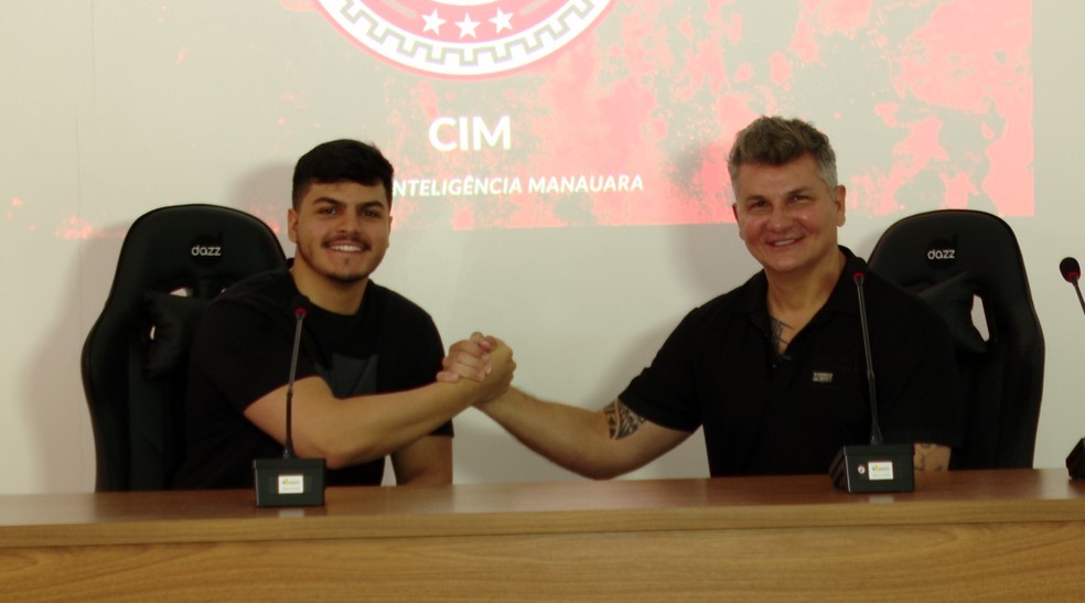 PAULO VICTOR. PRESIDENTE DO MANAUARA-AM. JOVEM. 22 ANOS.