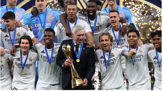 COPA INTERCONTINENTAL. FINAL. JOGO ÚNICO. PARTIDA ÚNICA. REAL MADRID. ESPANHA. CAMPEÃO. PACHUCA. MÉXICO. VICE-CAMPEÃO.