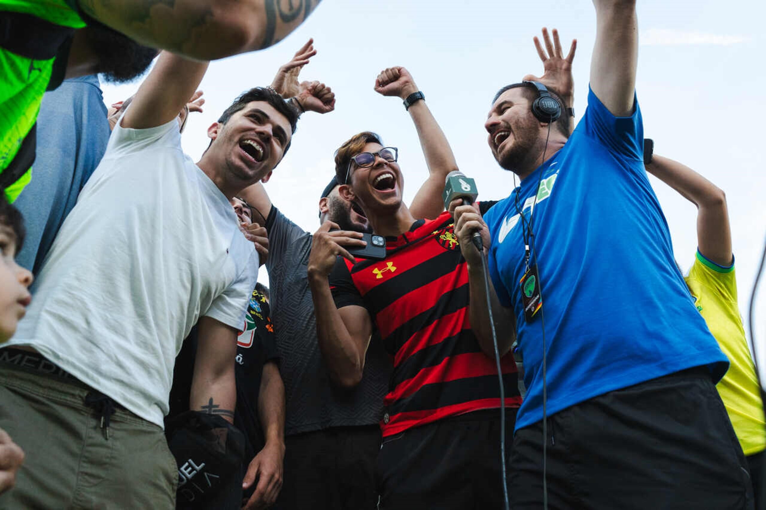 INTERNET. MÍDIAS SOCIAIS. YOUTUBE. FACEBOOK. INSTAGRAM. ESPORTE. FUTEBOL.