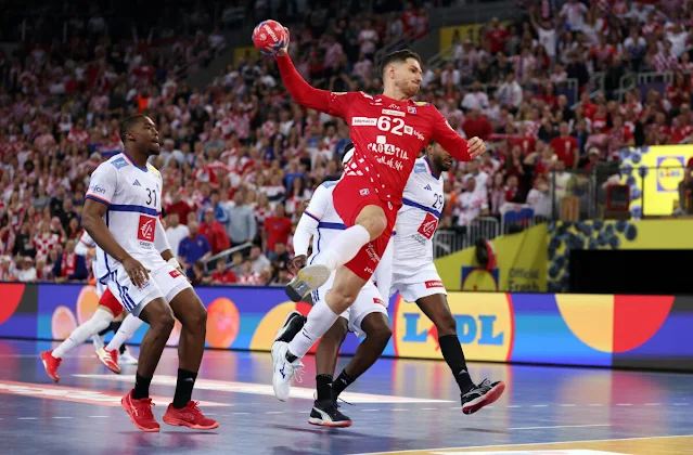 COPA DO MUNDO DE HANDEBOL DE 2025. MUNDIAL DE HANDEBOL DE 2025. SEMIFINAL. JOGO ÚNICO. PARTIDA ÚNICA. CROÁCIA. CLASSIFICADA. FRANÇA. ELIMINADA. DECISÃO DO TERCEIRO LUGAR. QUARTO LUGAR. JOGO ÚNICO. PARTIDA ÚNICA. FRANÇA. CONTRA O PERDEDOR DE PORTUGAL OU ALEMANHA. FINAL. JOGO ÚNICO. PARTIDA ÚNICA. CROÁCIA CONTRA O VENCEDOR DE ALEMANHA OU CROÁCIA.
