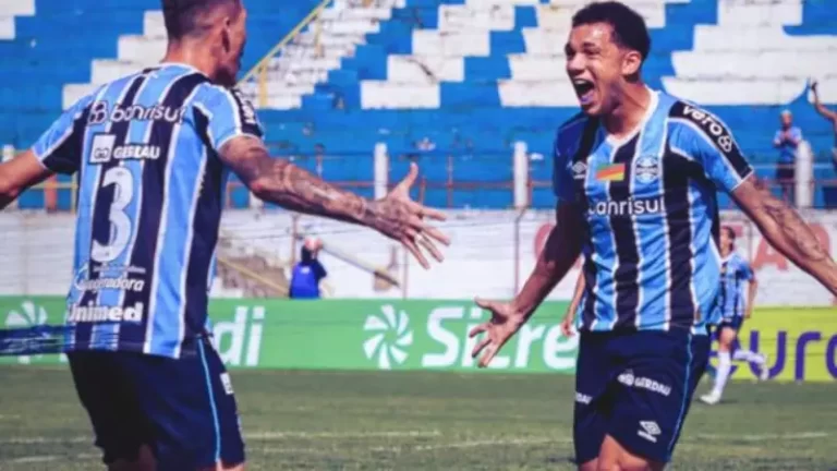 COPA SÃO PAULO DE FUTEBOL JUNIOR DE 2025. PRIMEIRA FASE. PRIMEIRA RODADA. GRUPO 21. GRÊMIO-RS. VITÓRIA DA CONQUISTA-BA.